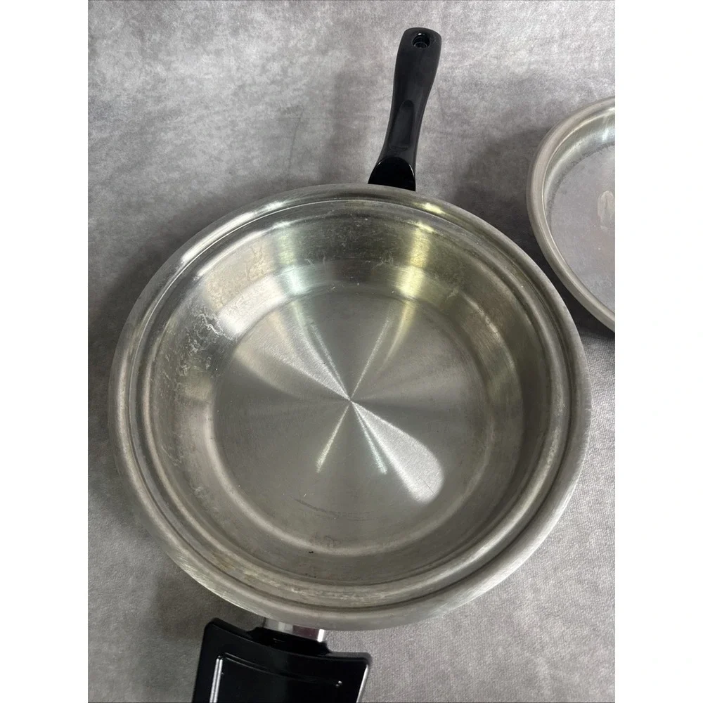 Kitchen Craft West Bend 10 Inch‎ Freedom Skillet With Lid Excellent